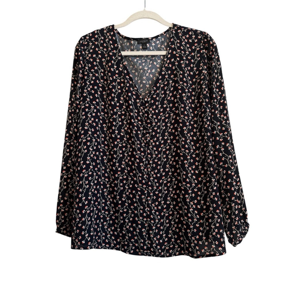 Ann Taylor Factory Navy Floral V-Neck‎ Blouse Front Button Detail Size XL Casual